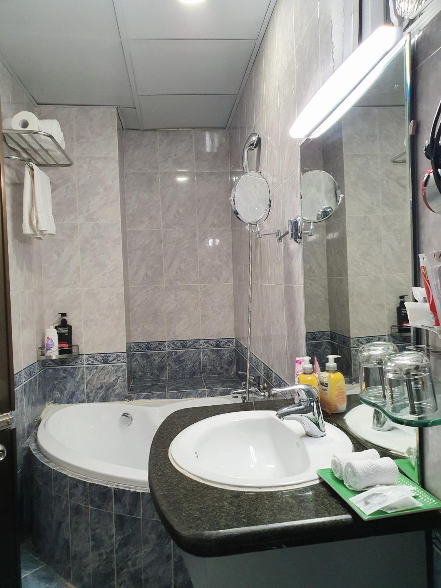 A25 Hotel - 22 Nguyen Cu Trinh Хошимин Экстерьер фото